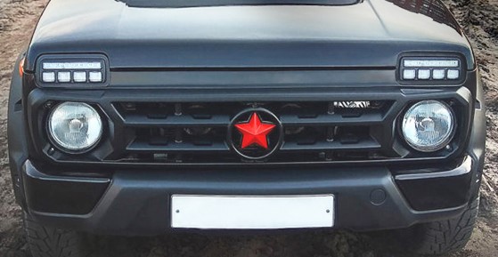 Облицовка радиатора Lada 4x4 (черная)