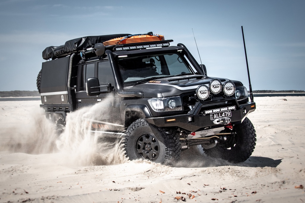 Black-Octagon-Wheels-Toyota-Landcruiser-79-series-beach-sand-large.jpg Black-Octagon-Wheels-Toyota-Landcruiser-79-series-beach-sand-large.jpg