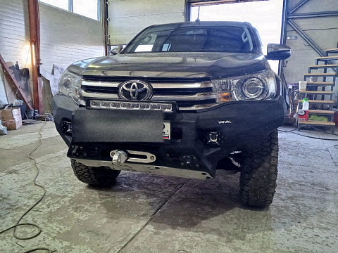 Toyota Hilux (чёрный, 2018+) — фото 2 работ в Custom's Tuning, Тюмень