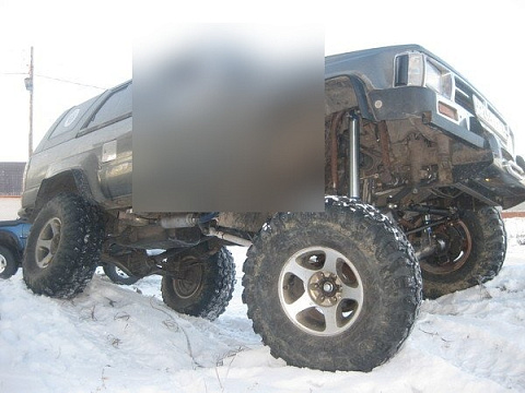 Toyota Hilux: длинноходная передняя подвеска