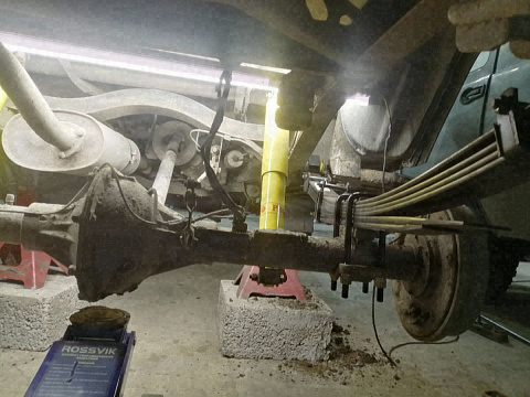 Задний мост УАЗ Хантер: рессоры и амортизатор после замены — Custom's Tuning, Тюмень