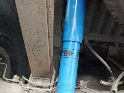 Новый задний амортизатор Mitsubishi L200 у рессоры — Custom's Tuning, Тюмень