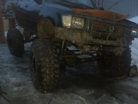 Проект «Акробат»: длинноходная подвеска на Hilux Surf