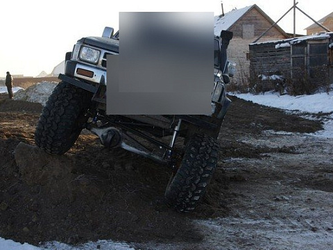 Toyota Hilux: длинноходная передняя подвеска